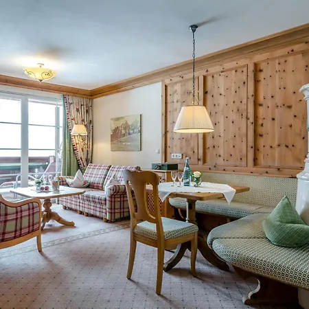 Hotel Post Superior 4*